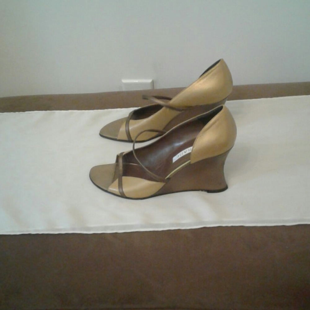 Shoes - Picture 2 of 3